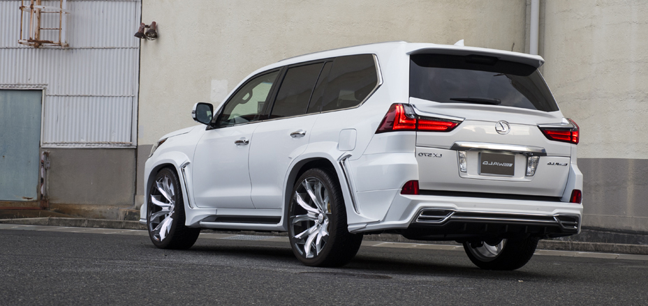 LEXUSLX570 2